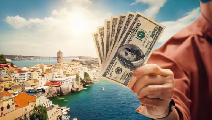 How Much to Tip Your Travel Guide